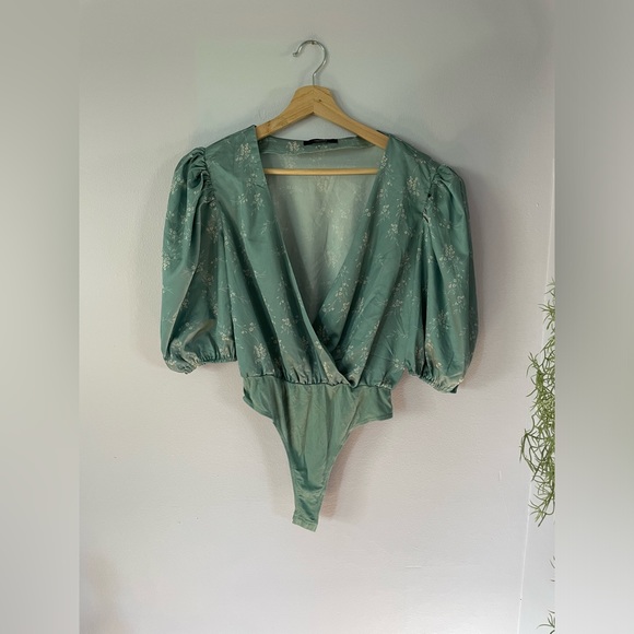 Forever 21 Floral Bodysuit - Picture 4 of 9